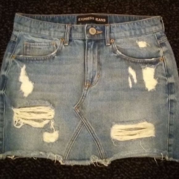 Express Jeans Denim Skirt Distressed Size 4 - Picture 1 of 8